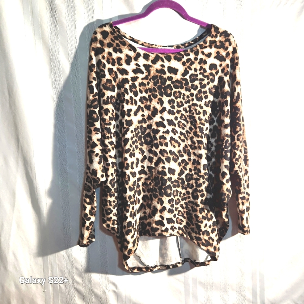 SWEET LOVELY BY JEN LONGSLEEVE ANIMAL PRINT TOP SMALL